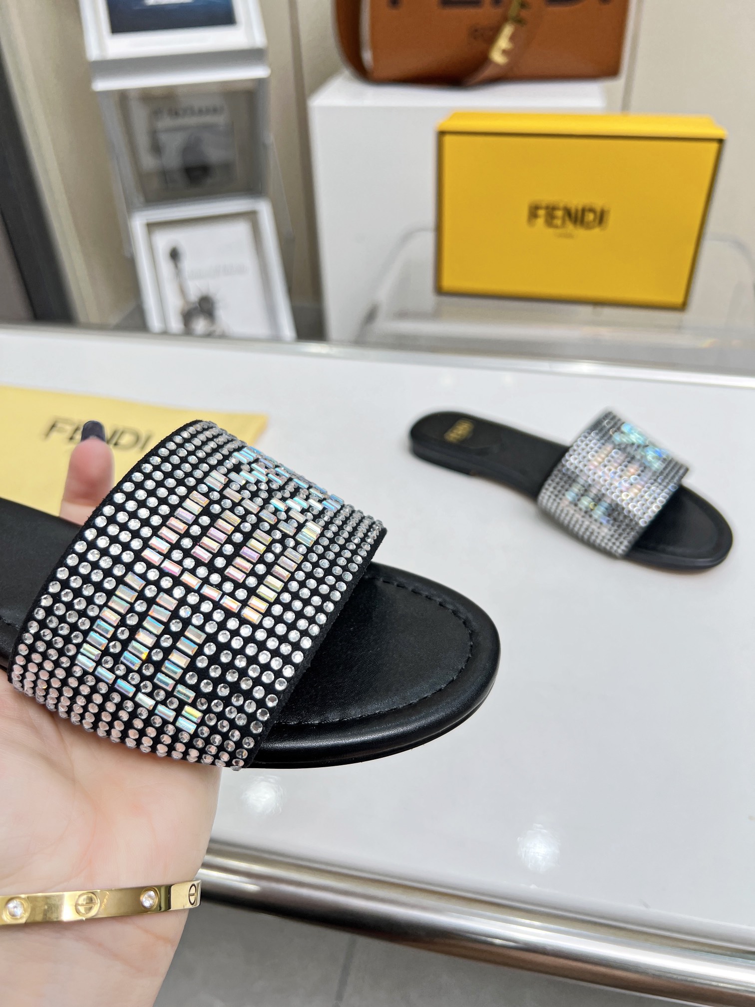 2023FENDI，P210，，35--42