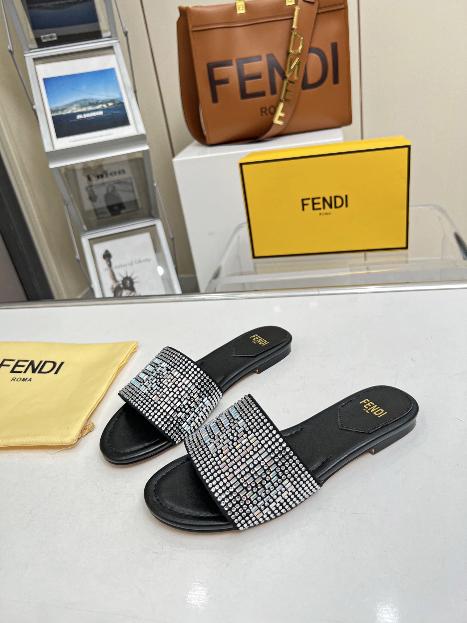 2023FENDI，P210，，35--42
