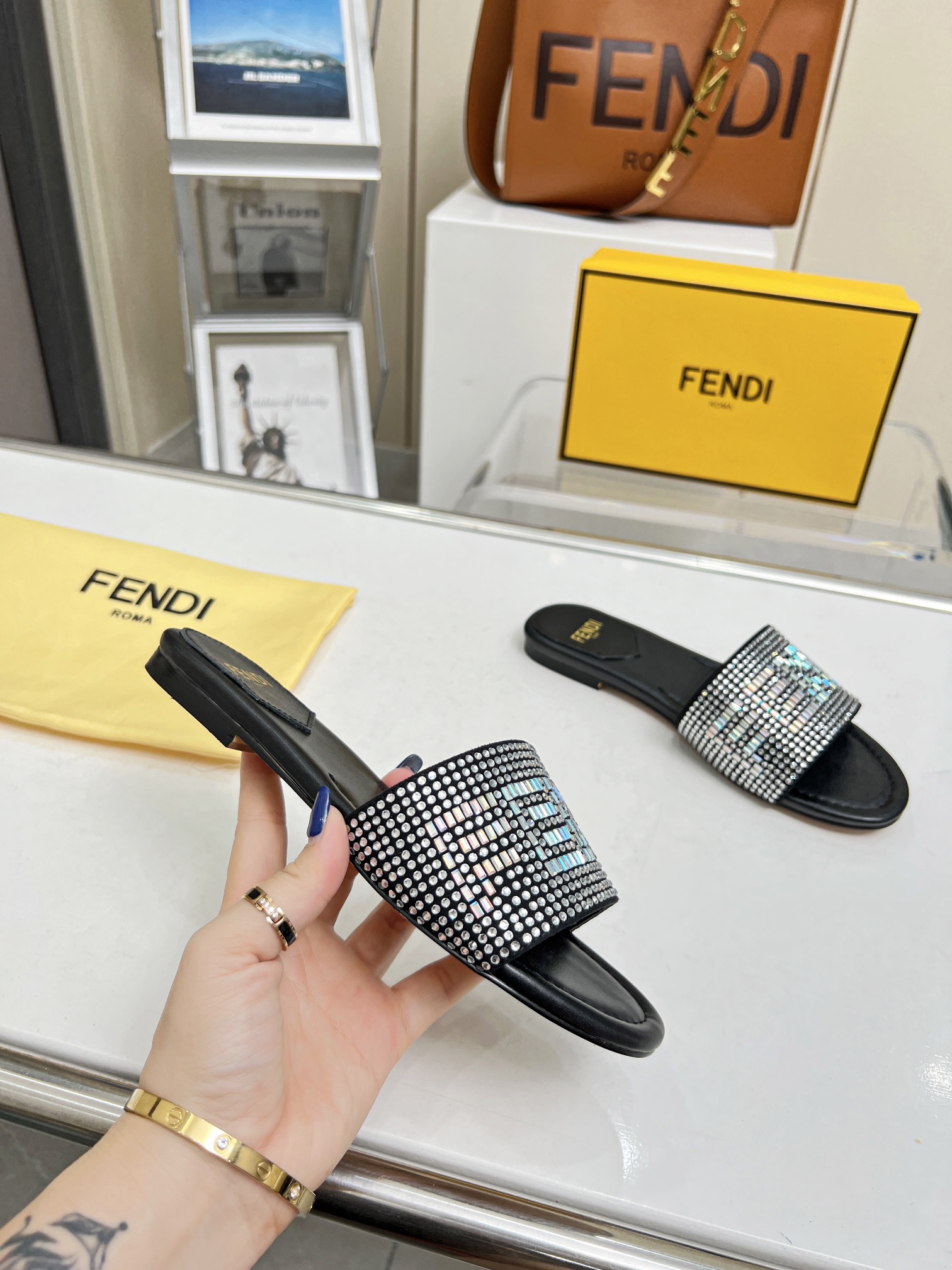 2023FENDI，P210，，35--42
