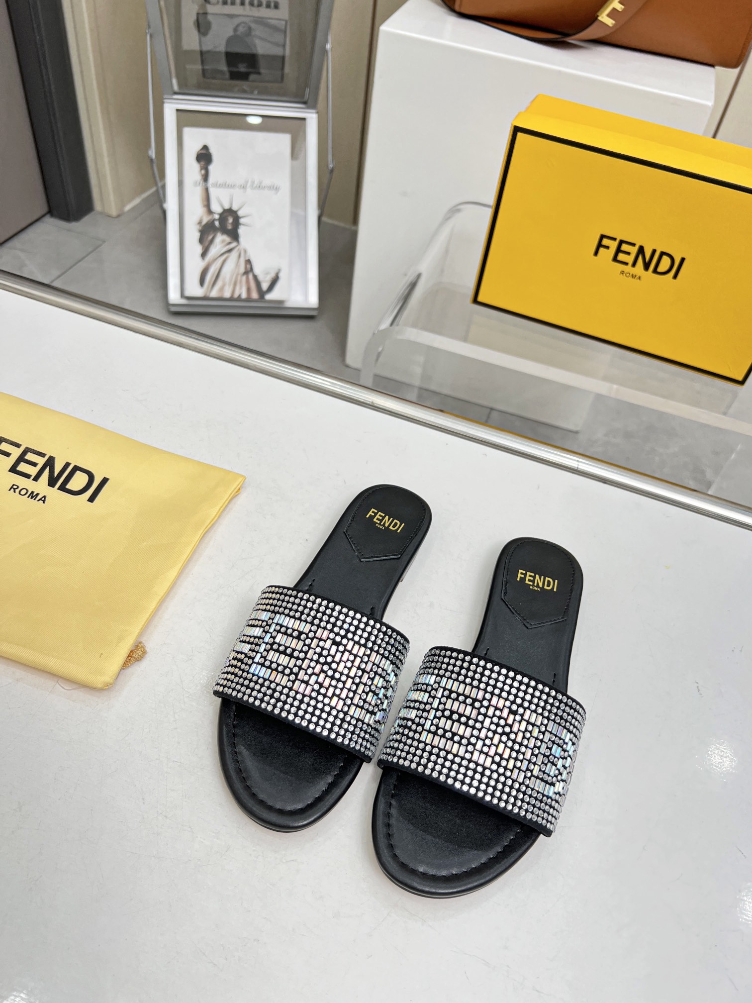 2023FENDI，P210，，35--42
