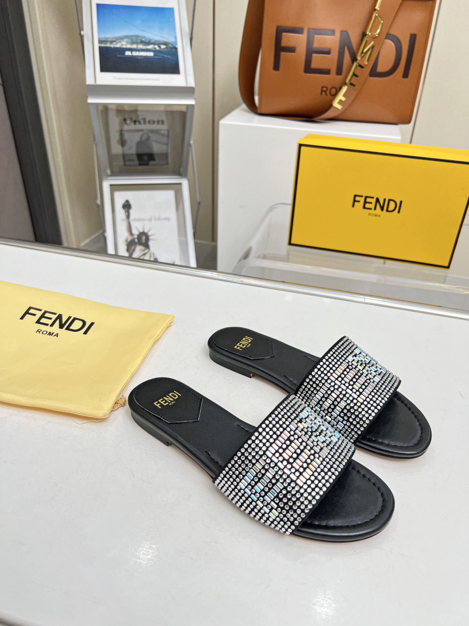 2023FENDI，P210，，35--42