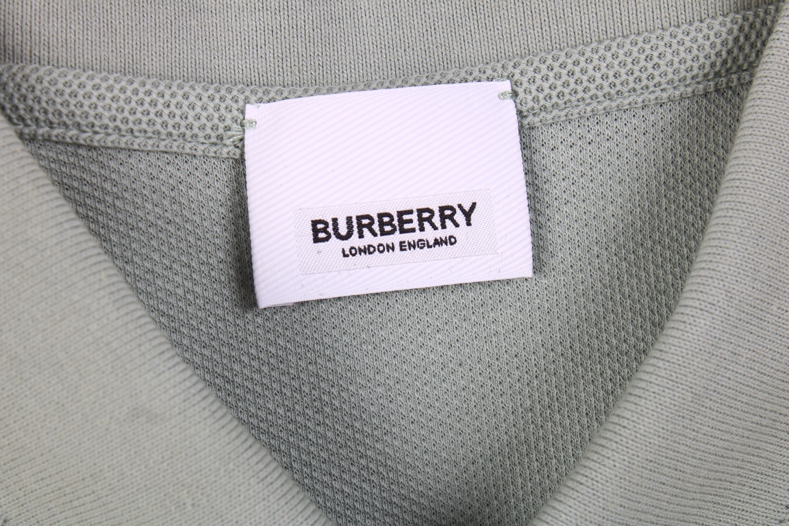 200 Burberry 23ss 胸口小刺绣Polo短袖