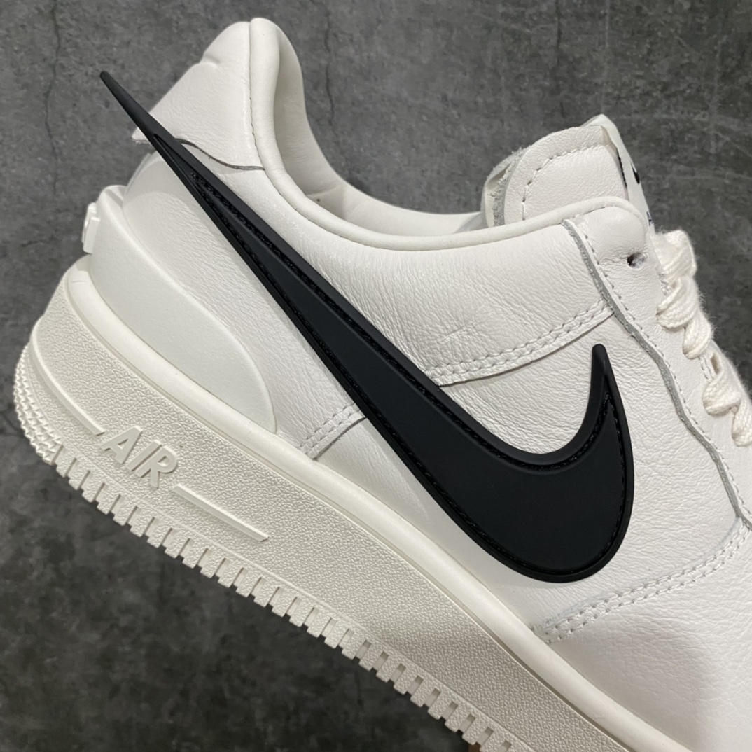 图片[9]-【LJR版】 Ambush x AF1 Air Force 1 Low 空军一号低帮运动板鞋 联名大钩白黑 DV3464-002顶峰相见 市场最优版本 完美品控 全套原原楦纸版原厂Prime Asia贝利进口皮料加持 越南原大装底数据 私模大底最大开发至47.5 左右脚Logo不同 注意区分 全鞋电脑针车 工整有序 视觉效果满分 新版鞋撑改用纸团代替 原厂港宝加持完美还原灵魂版型 原盒原配从里到外百分百还原 所有细节均可匹配公司原版 发外贸可100%充正SIZE：36-47.5-莆田鞋批发中心