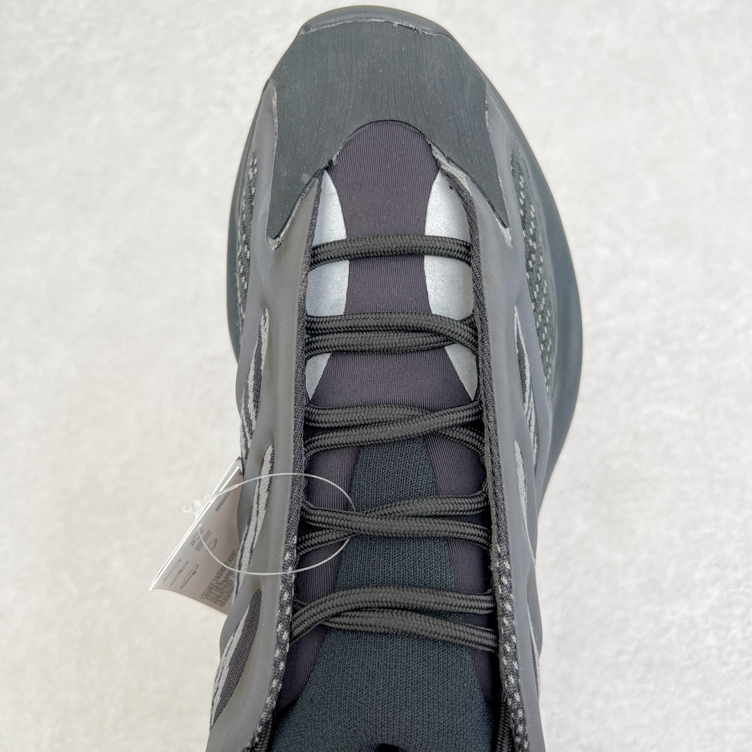 图片[4]-#纯原福利 偏小一码 yeezy 700V3 黑武士配色 H67799 全套原楦原纸版 打造灵魂正确版型 原厂贾卡原面 纹路与正品一致 高频进口夜光KPU完美组合原面 呈现炫丽星空夜光效果 此款非Boost爆米花科技 鞋底采用BOUNCE 全新缓震科技 脚感同样舒适 原厂RB鞋头材质 质感厚度与正品一致 完美贴合成型 正确原盒原标包装 匠心工艺 仅对原鞋 尺码：36 36.5 37.5 38 38.5 39 40 40.5 41-选品中心