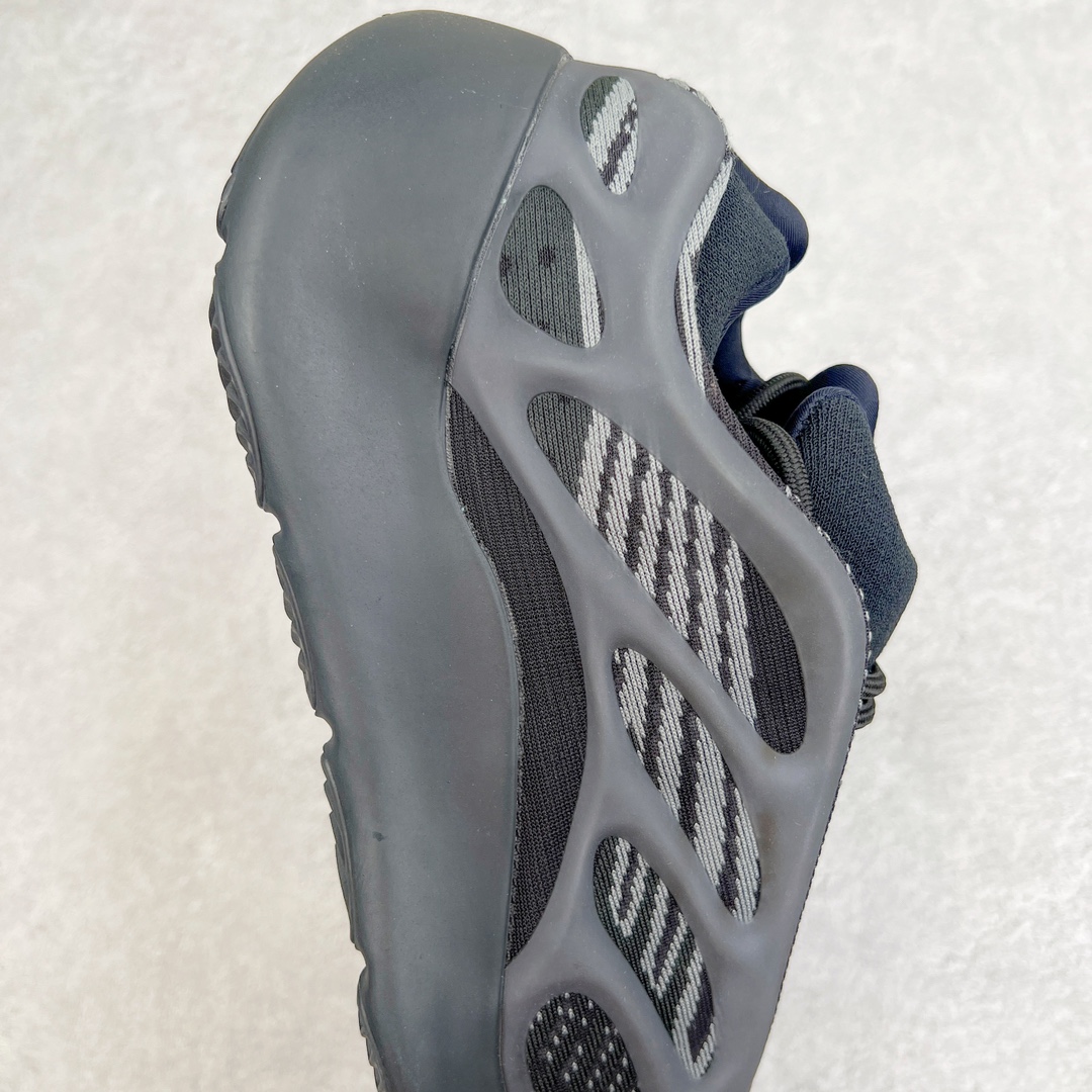 图片[6]-#纯原福利 偏小一码 yeezy 700V3 黑武士配色 H67799 全套原楦原纸版 打造灵魂正确版型 原厂贾卡原面 纹路与正品一致 高频进口夜光KPU完美组合原面 呈现炫丽星空夜光效果 此款非Boost爆米花科技 鞋底采用BOUNCE 全新缓震科技 脚感同样舒适 原厂RB鞋头材质 质感厚度与正品一致 完美贴合成型 正确原盒原标包装 匠心工艺 仅对原鞋 尺码：36 36.5 37.5 38 38.5 39 40 40.5 41-选品中心