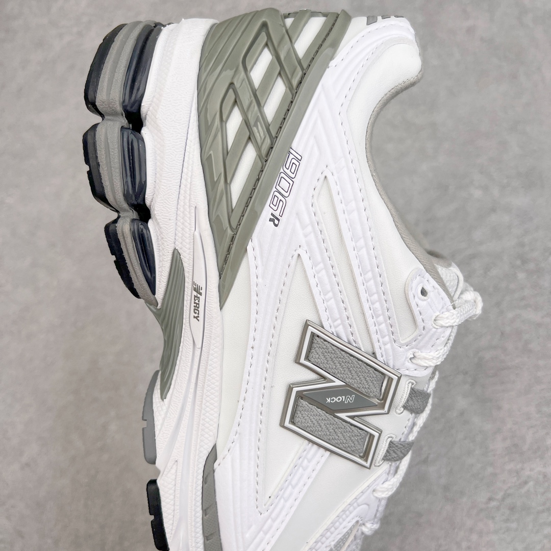 图片[6]-💰240 ＃M纯原 新百伦NB New Balance M1906RE 白银 全套原楦原纸板原厂数据开发 进口三明治网面 原装进口皮料正确绒感卡色 正确中底拉帮中底网布细节 原厂标裁 带紫光防伪 定制后跟透明水晶模块 冲裁组合 大底贴合程度胶水上色把控完美 整洁度挑战全网艺术家 多道序QC把关品质完善 匠心打造 耗时两个月开发完成 工艺极其复杂难度可想而知 新开独立私模大底 全网唯一正确六层组合大底 高端零售专供产物 Size：36 37 37.5 38 38.5 39 40 40.5 41 42 42.5 43 44 45.5 46.5 47 编码：by3936010-运动鞋