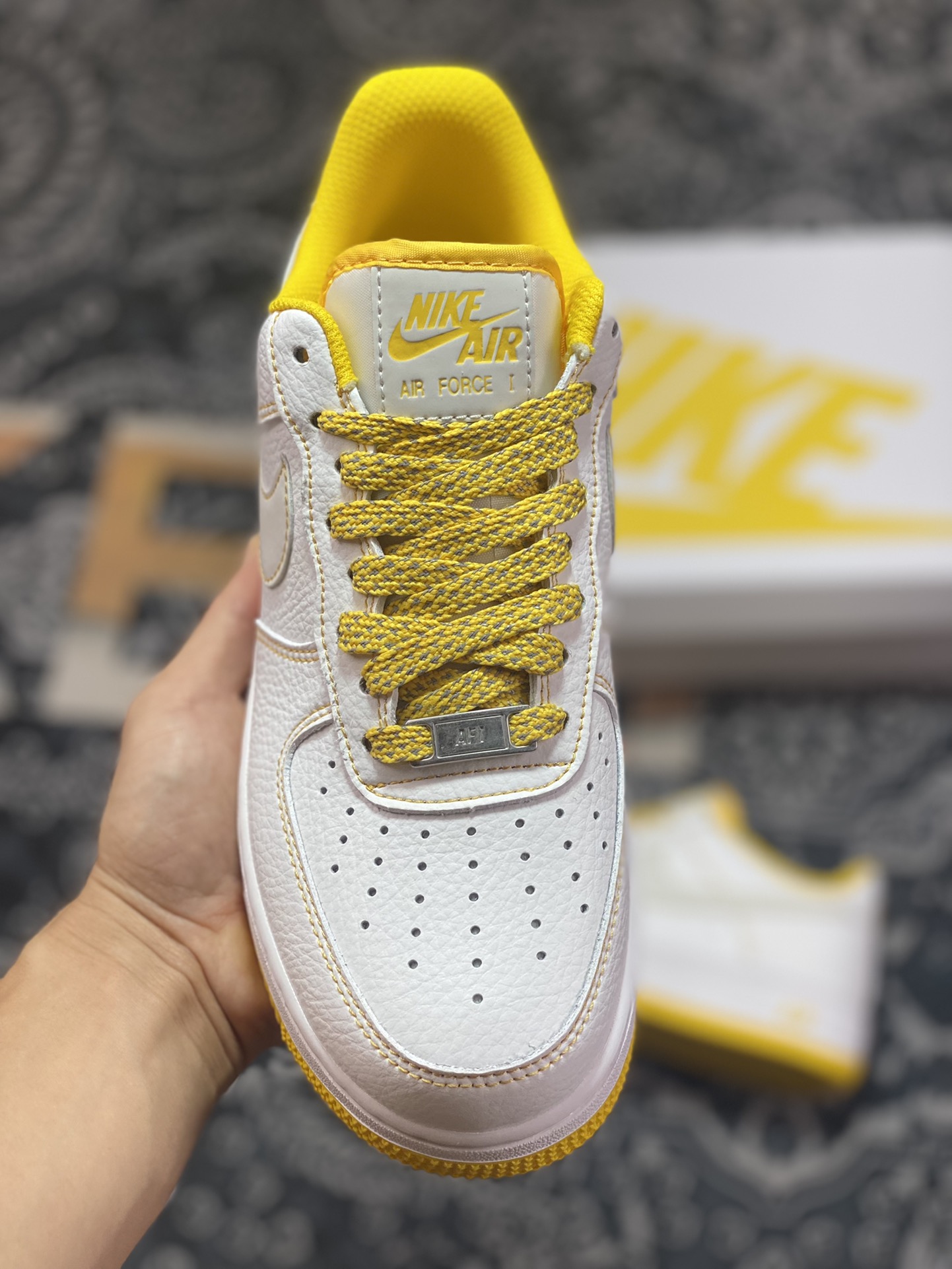 Nike Air Force 1'07”White/Yellow Reflectiv” Air Force One sneakers MM3603-026