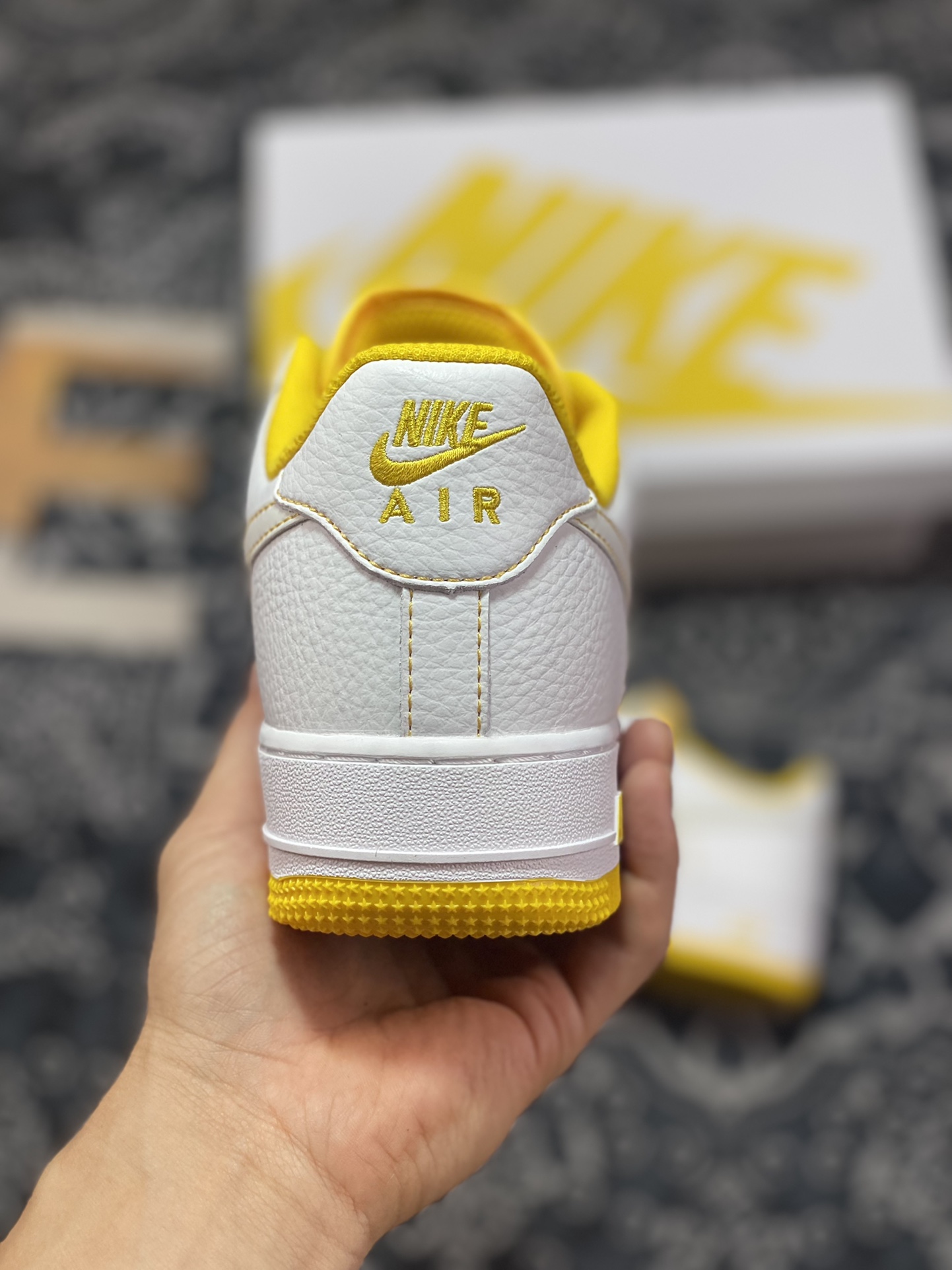 Nike Air Force 1'07”White/Yellow Reflectiv” Air Force One sneakers MM3603-026