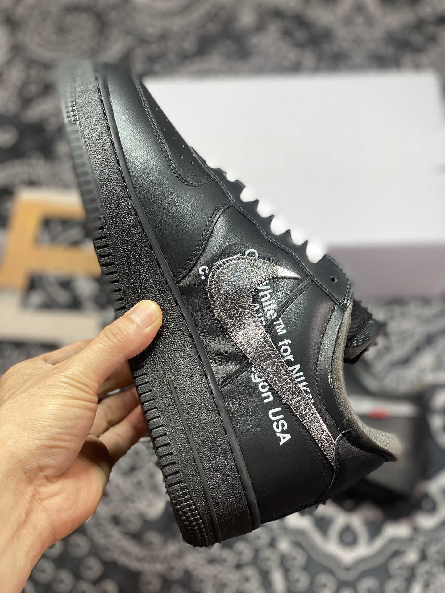 MoMA x Off-White x Nike Air Force 1'07 Low ”Black/Metallic Silver” Air Force One sneakers ”OW all black orange silver hook” AV5210-001