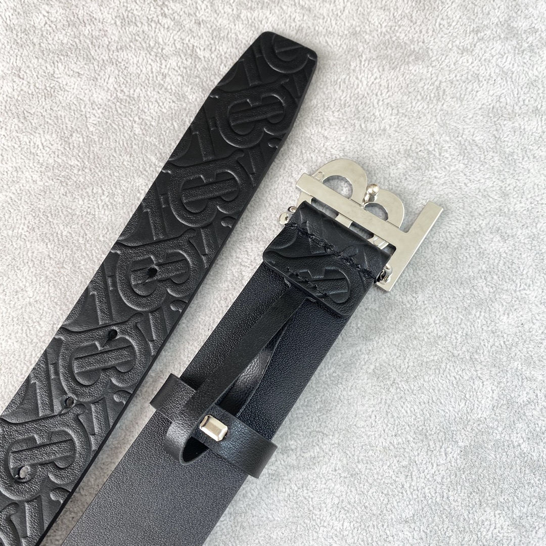 新款Burberrry巴宝莉专柜同步