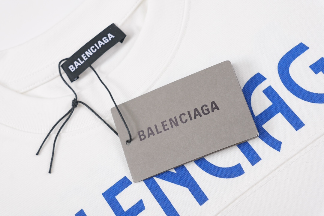 Balenciaga 巴黎世家 23ss 经典字母短袖