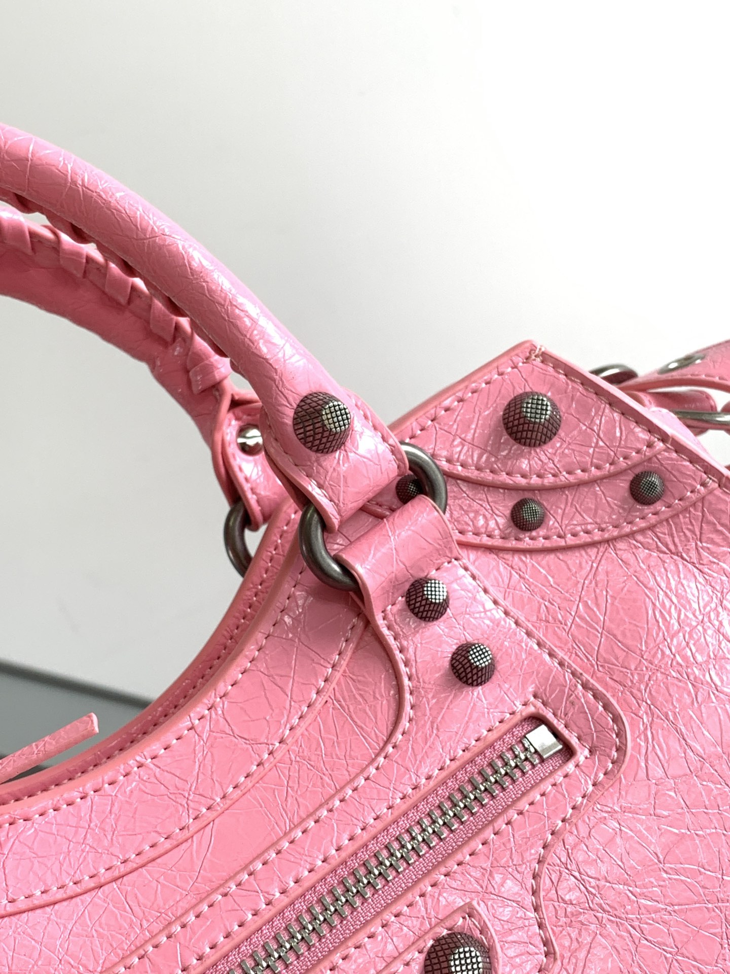 Balenciaga 大号Balenciagα巴黎最新款Neo cagole机车包这次配备了爱心小镜子