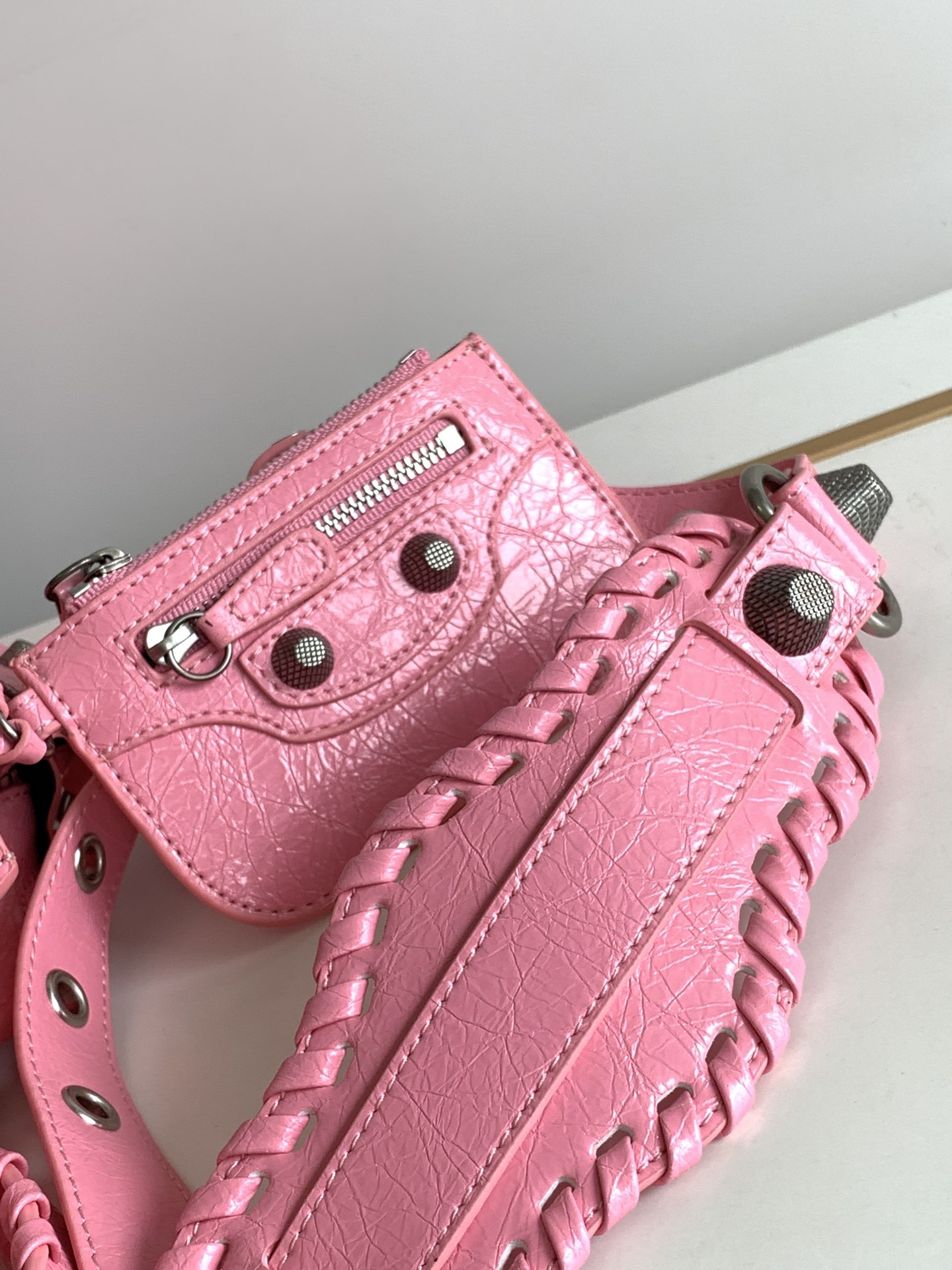 Balenciaga 大号Balenciagα巴黎最新款Neo cagole机车包这次配备了爱心小镜子