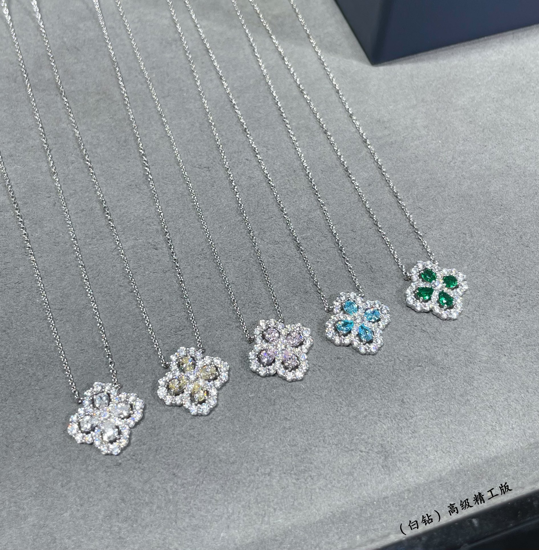 9️⃣2️⃣5️⃣ 批145  （白钻）海瑞温斯顿满钻四叶草项链# Diamond Links系列钻石项链，她的一颦一笑，优雅迷人却又不失理性坚韧，与品牌标志性设计祖母形切工形态钻石相互映衬，相得益彰。