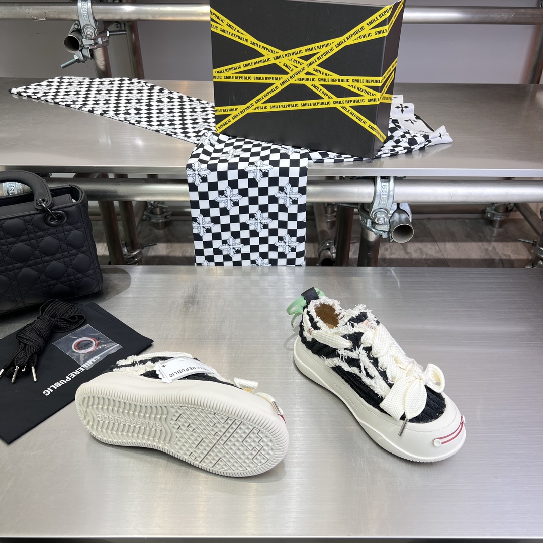 SmileReblic Canvas Shoes: Latest Couples Sneakers with Thick Base and Unique Design - 图片 3