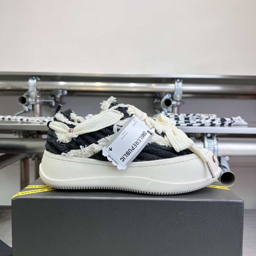 SmileReblic Canvas Shoes: Latest Couples Sneakers with Thick Base and Unique Design - 图片 5