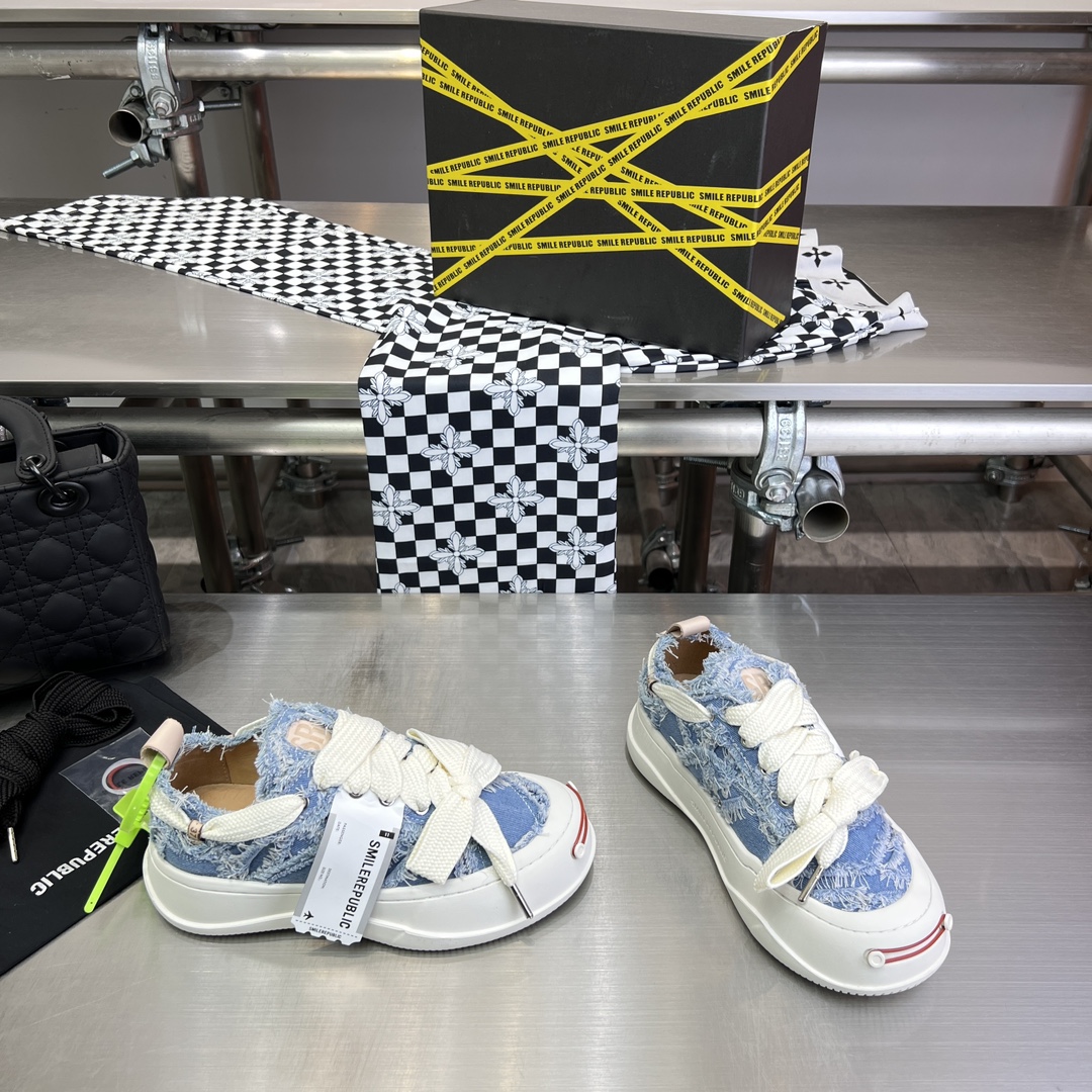 SmileReblic Canvas Shoes: Latest Couple Leisure Sneakers in Tan Color. - 图片 2