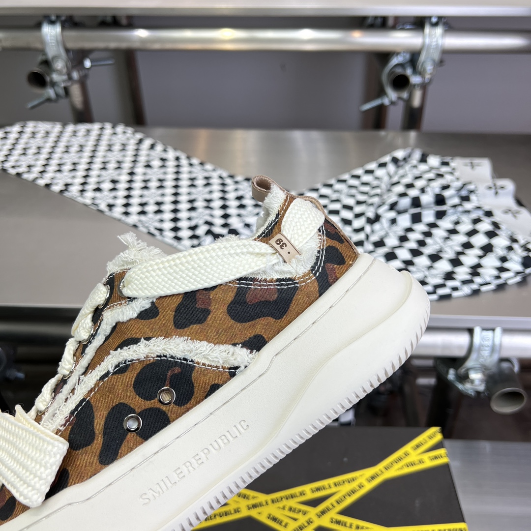Review of SmileReblic Top Version Canvas Shoes: Same Size, Thick Base, Latest Tan Color. - 图片 8