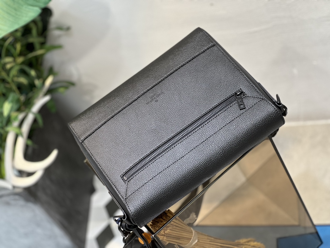 M57080 AEROGRAM Messenger Bag - Bag 5