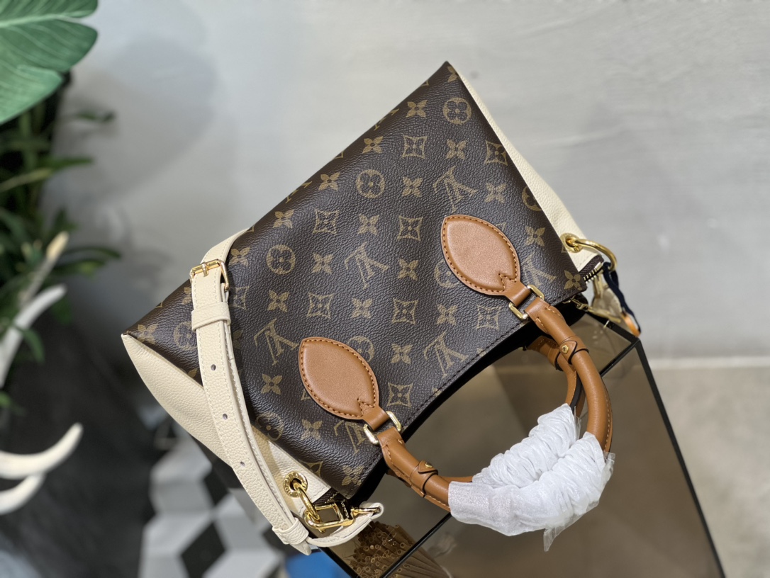 M46507黑 M46495白 Opéra BB 手袋拼接 Monogram 帆布、粒面皮革和光滑皮革,尽显路易威登的标志性格调 5