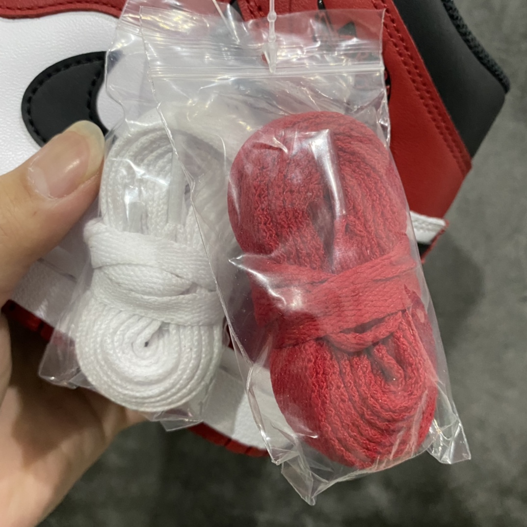 图片[9]-【LJR版本】Air Jordan 1 Retro AJ1芝加哥高帮555088-101n艺术品级别 任何细节经得起推敲n艺术家挑不出任何毛病n原鞋原楦头纸板开发n鞋型后跟收腰弧度完美 原厂Prime Asia皮料打造正确鞋垫背胶 飞翼3D高频深度立体高价零售首选版本 尺码：40.5-47.5-莆田鞋批发中心