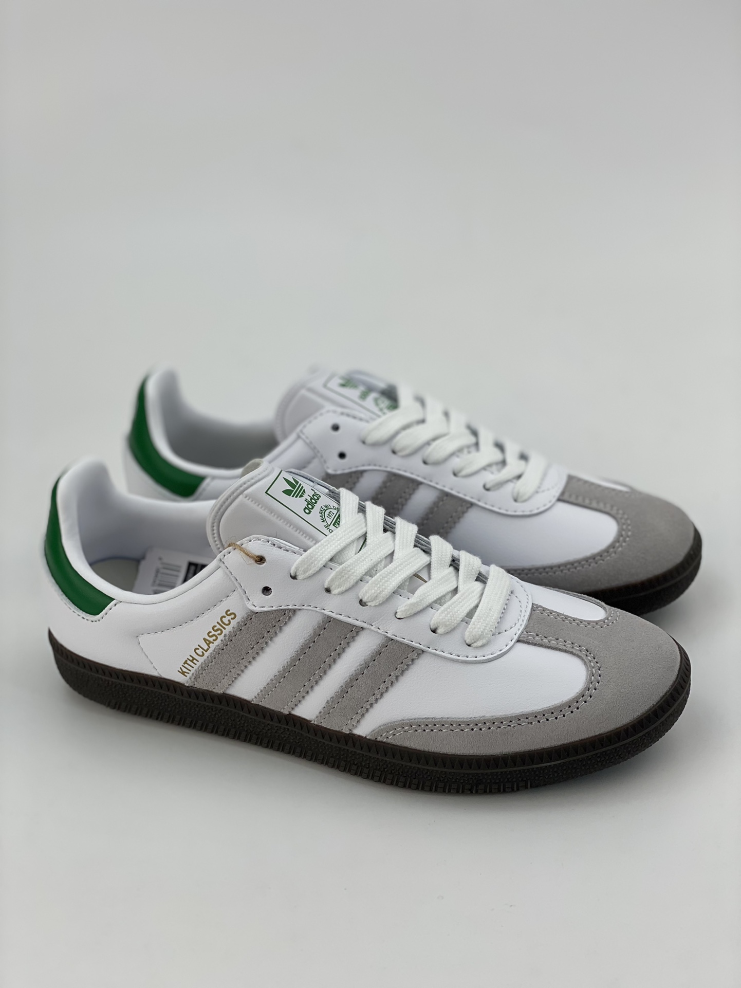 KITH x Adidas Originals Samba white, gray and green joint Samba training shoes FX5398