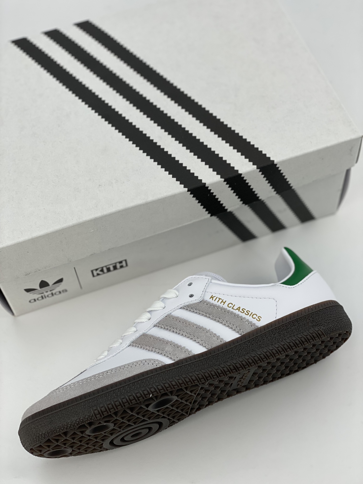 KITH x Adidas Originals Samba white, gray and green joint Samba training shoes FX5398