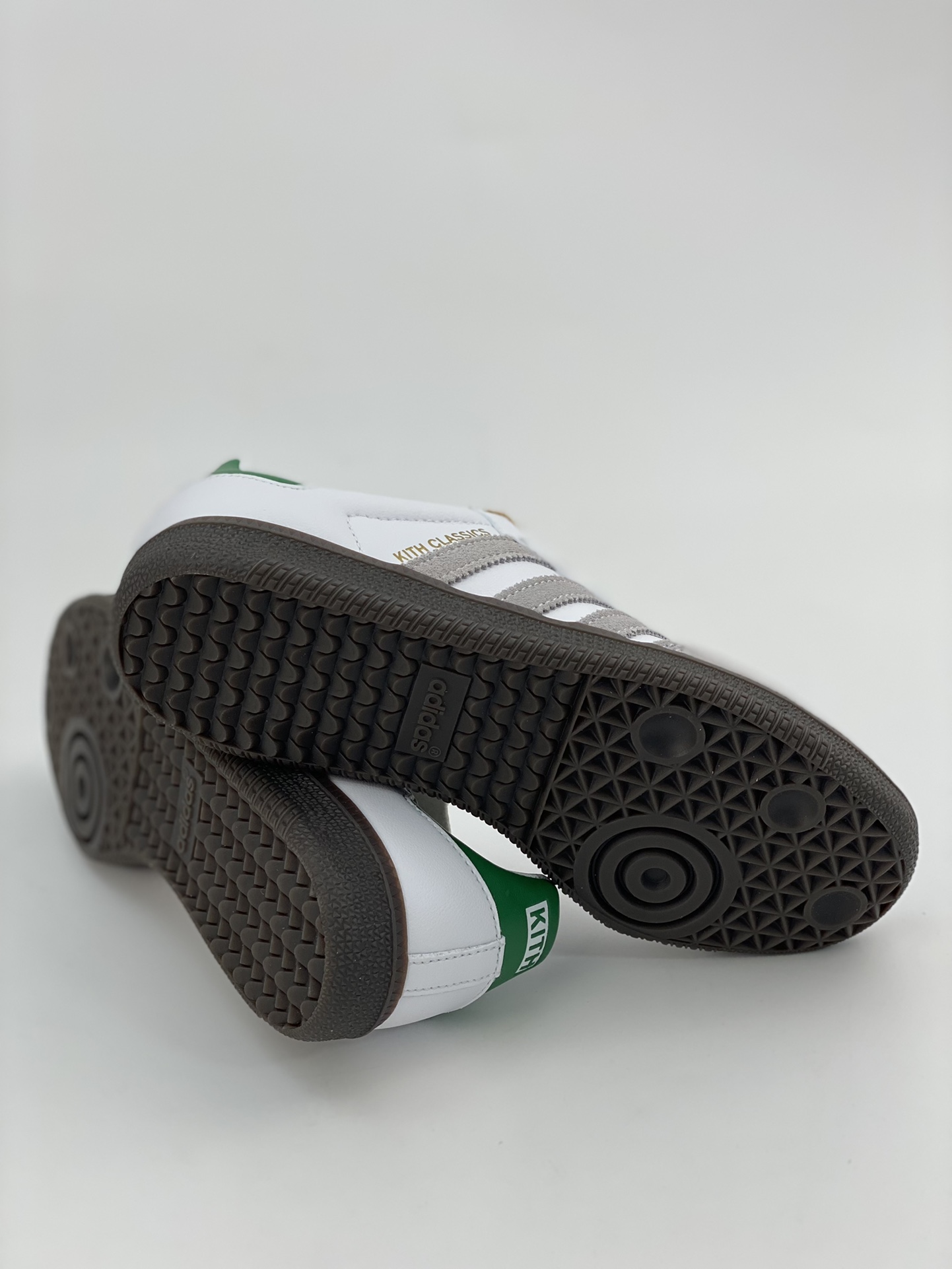 KITH x Adidas Originals Samba white, gray and green joint Samba training shoes FX5398