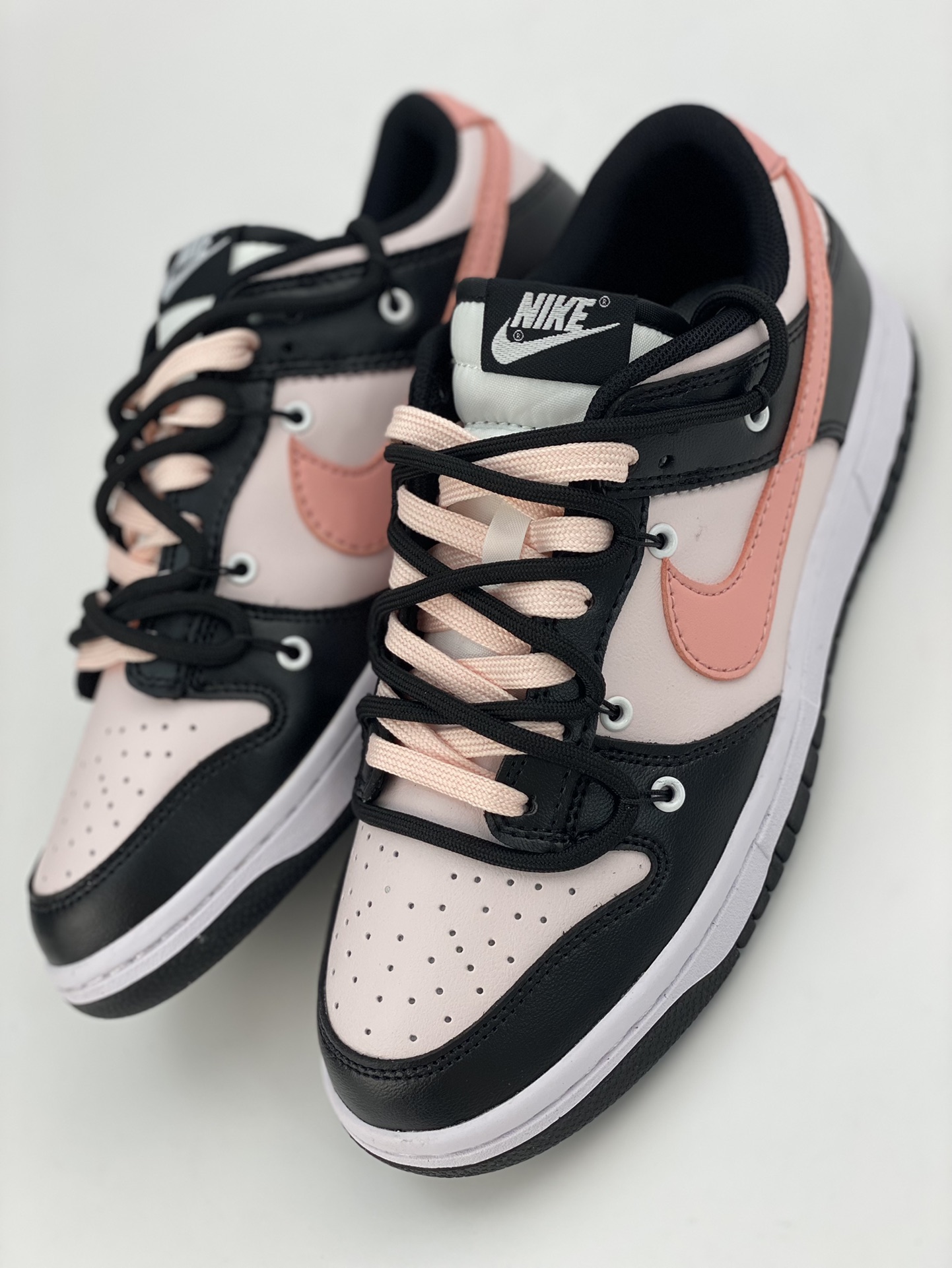 NIKE SB Dunk Low black light cherry blossom pink strap CW1590-100