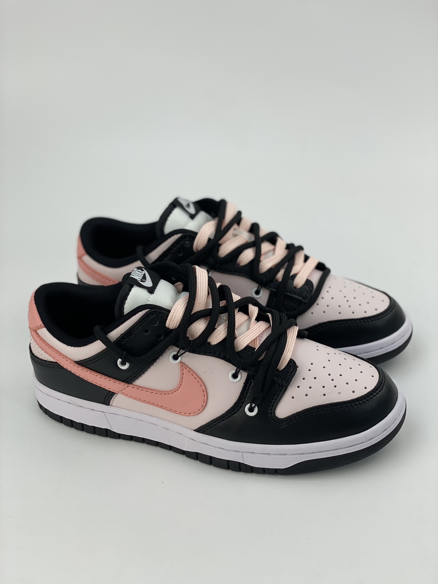 NIKE SB Dunk Low black light cherry blossom pink strap CW1590-100