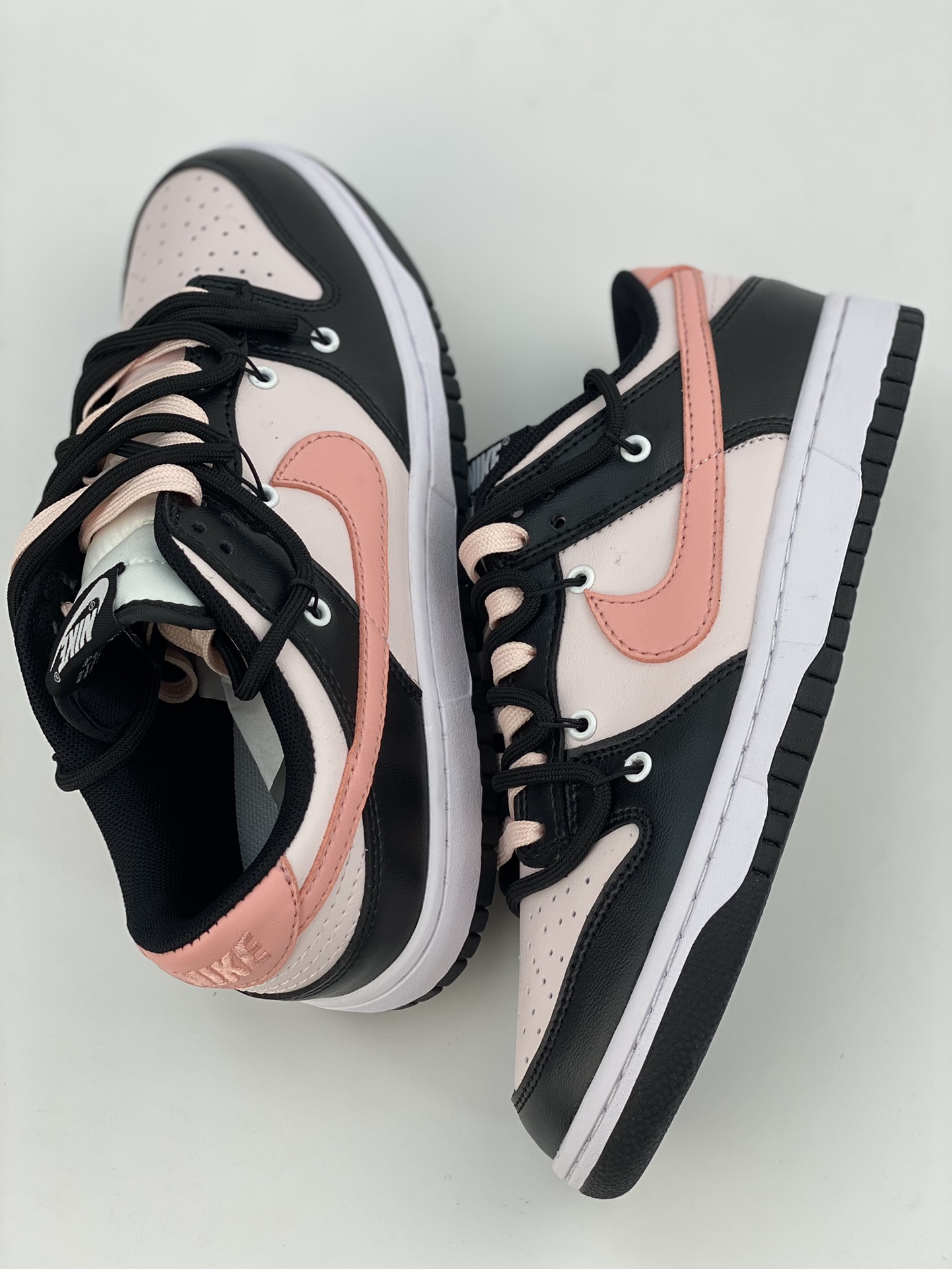 NIKE SB Dunk Low black light cherry blossom pink strap CW1590-100