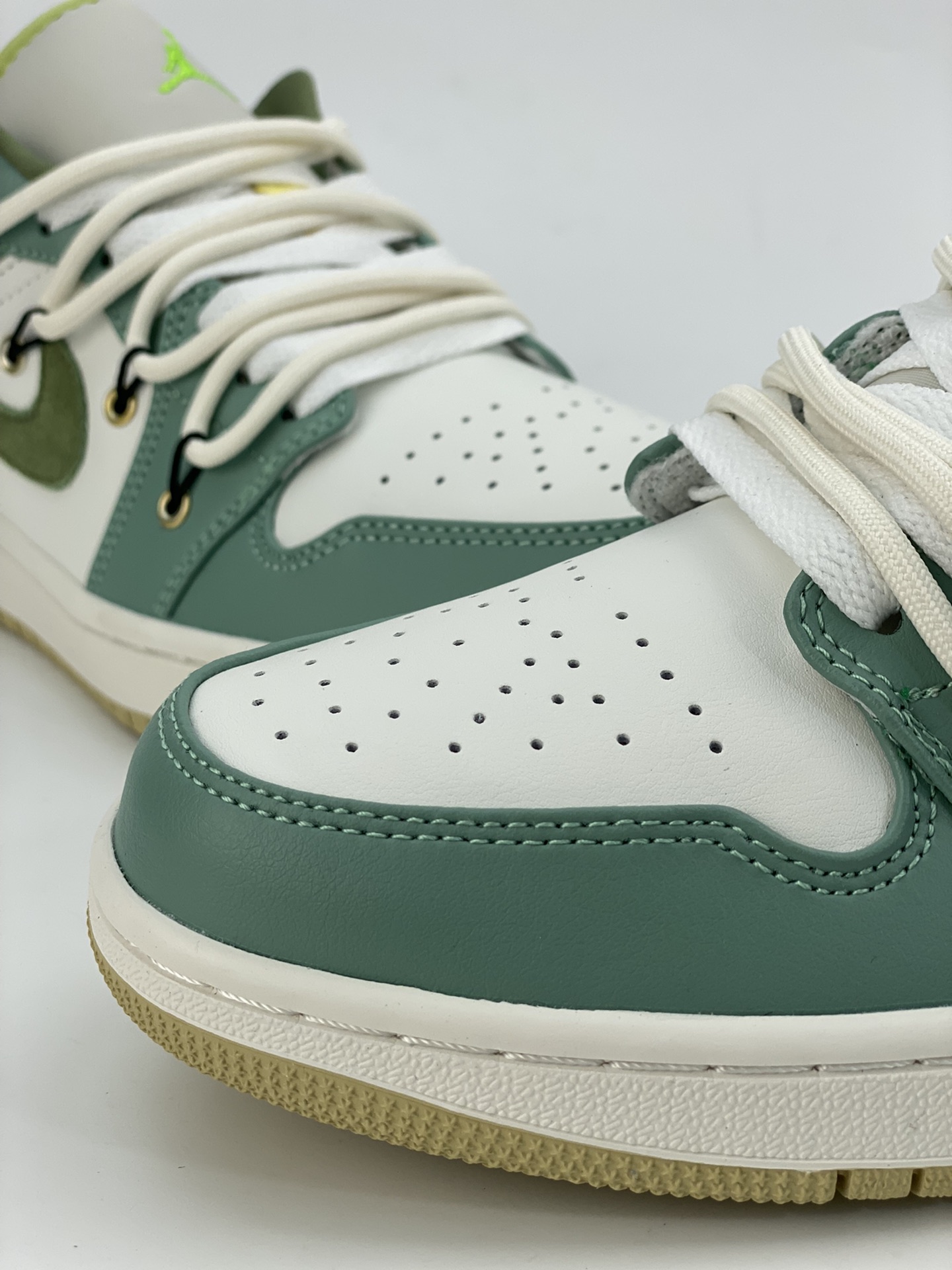 Air Jordan 1 Low matcha milk green strap FD9906-131