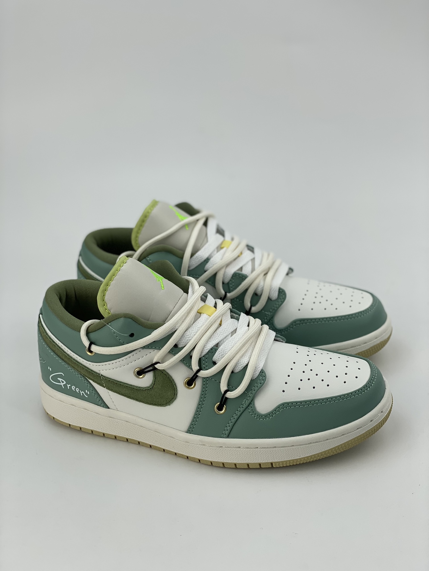 Air Jordan 1 Low matcha milk green strap FD9906-131