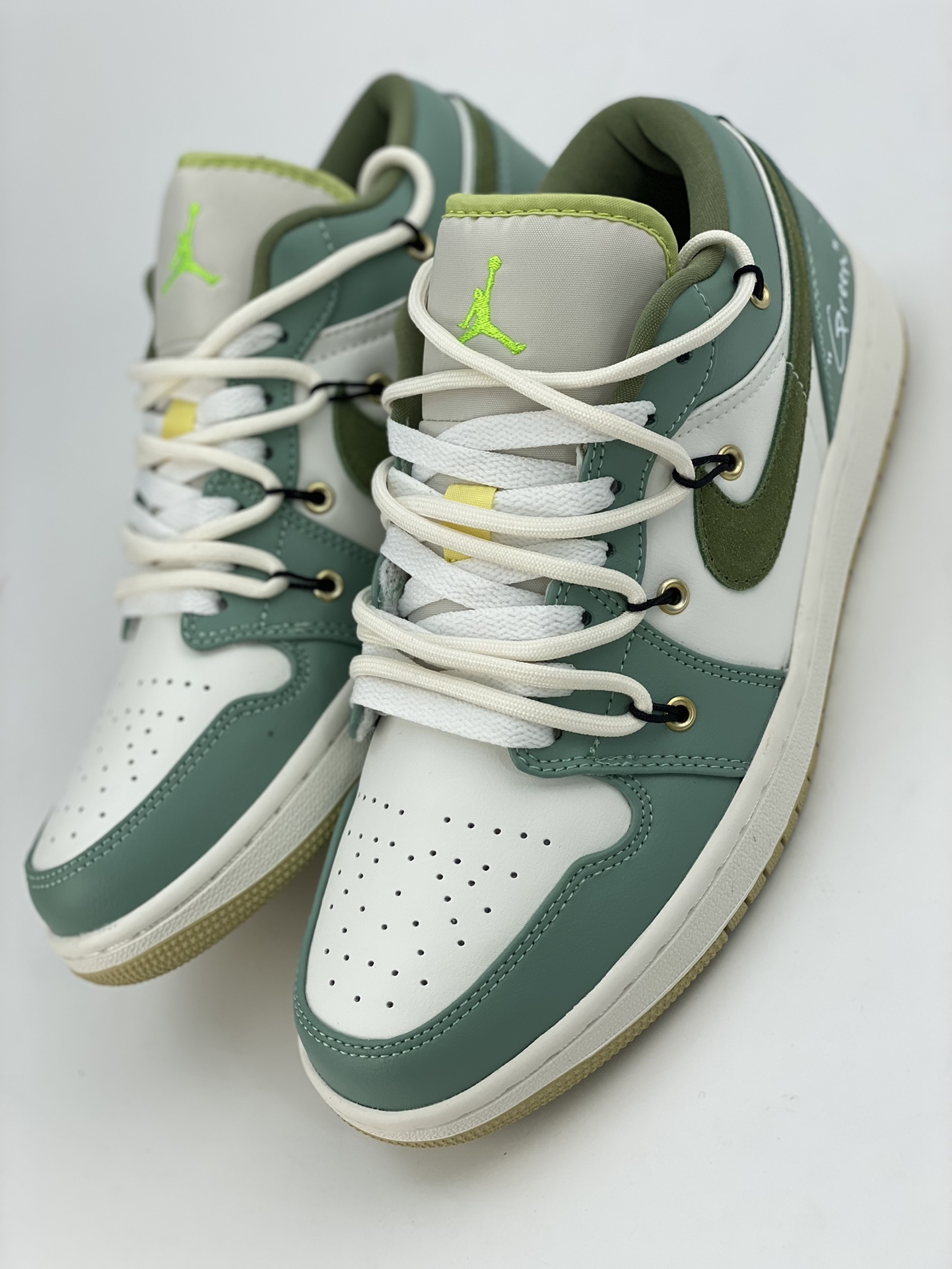 Air Jordan 1 Low matcha milk green strap FD9906-131