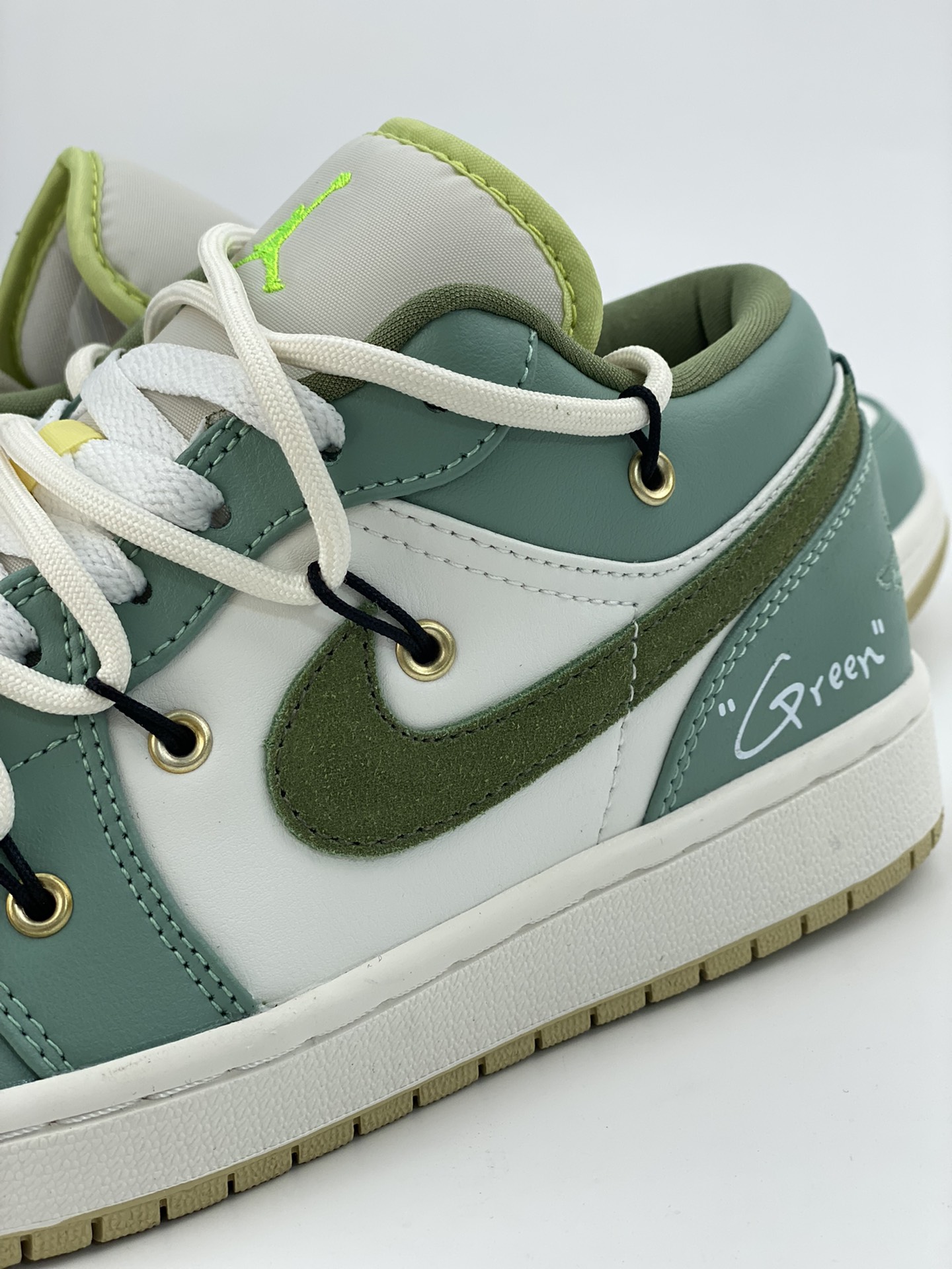 Air Jordan 1 Low matcha milk green strap FD9906-131