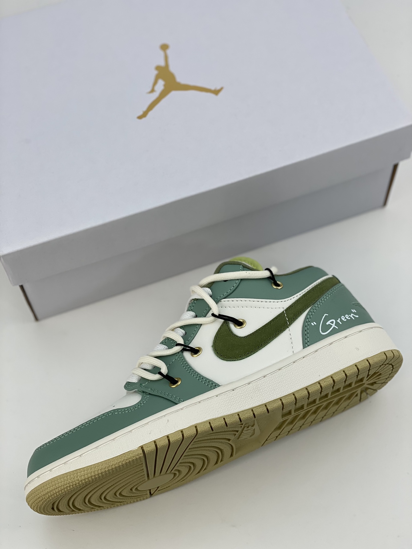 Air Jordan 1 Low matcha milk green strap FD9906-131