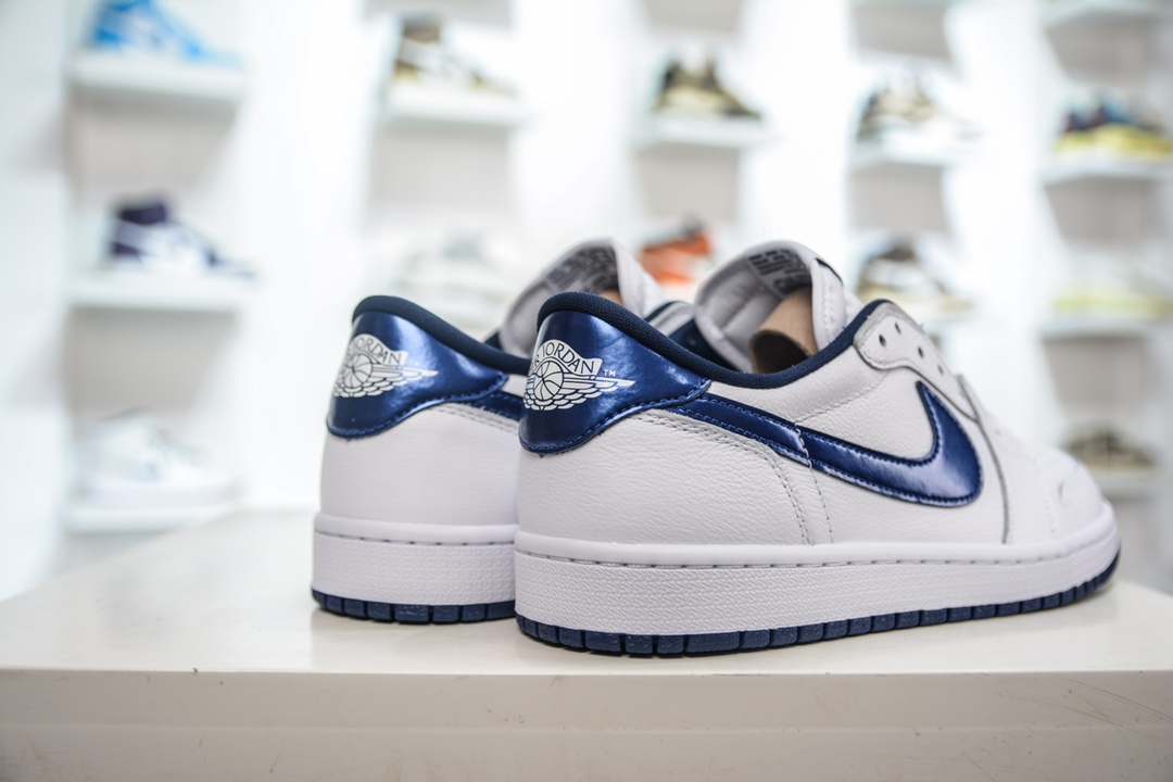 T DG version Dongguan original channel high-end goods Air Jordan 1 Low OG series white and blue color 705329-106