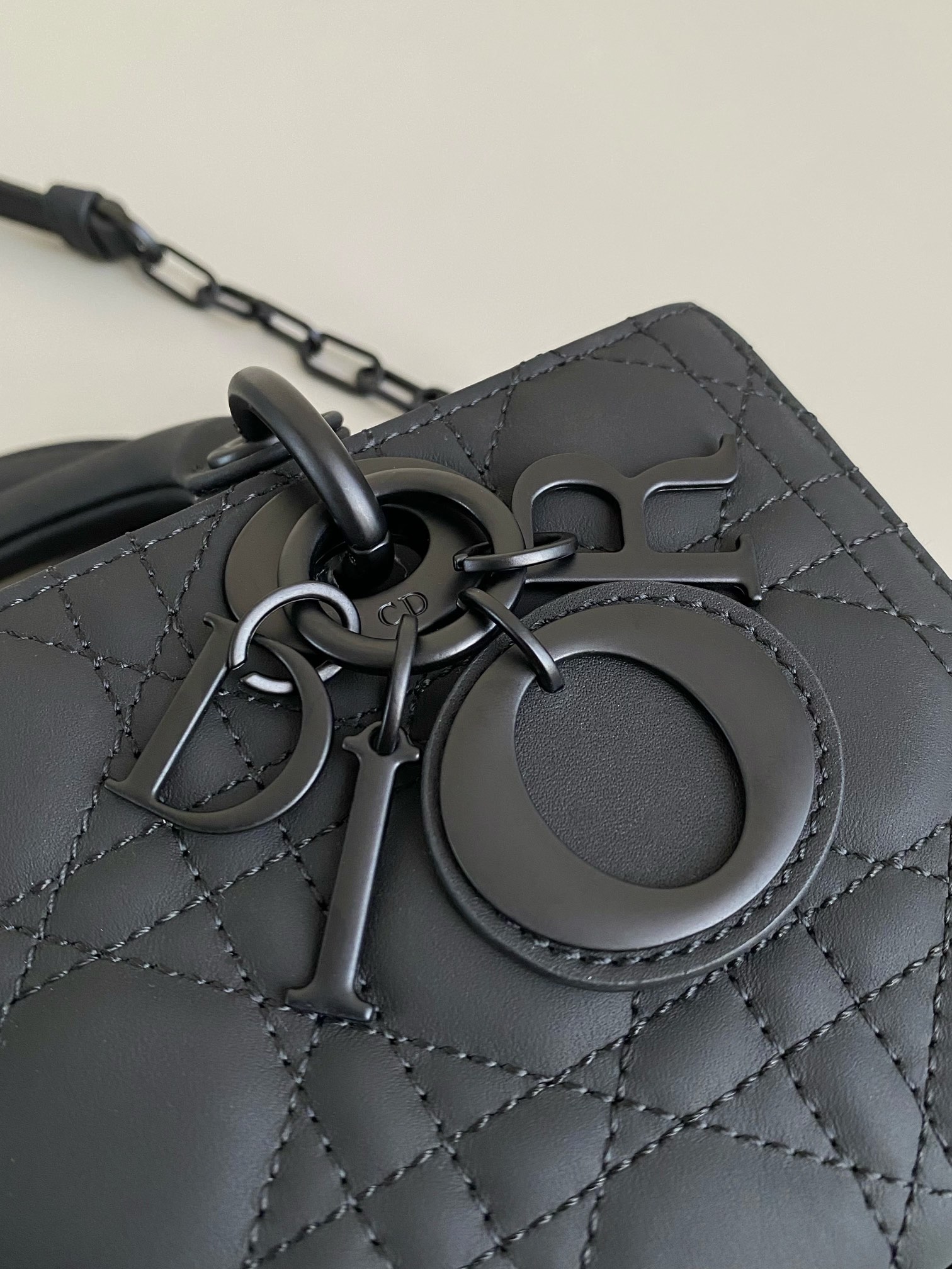Dior 磨砂黑小号 𝗗-𝗝𝗼𝘆 𝗯𝗮𝗴23新色