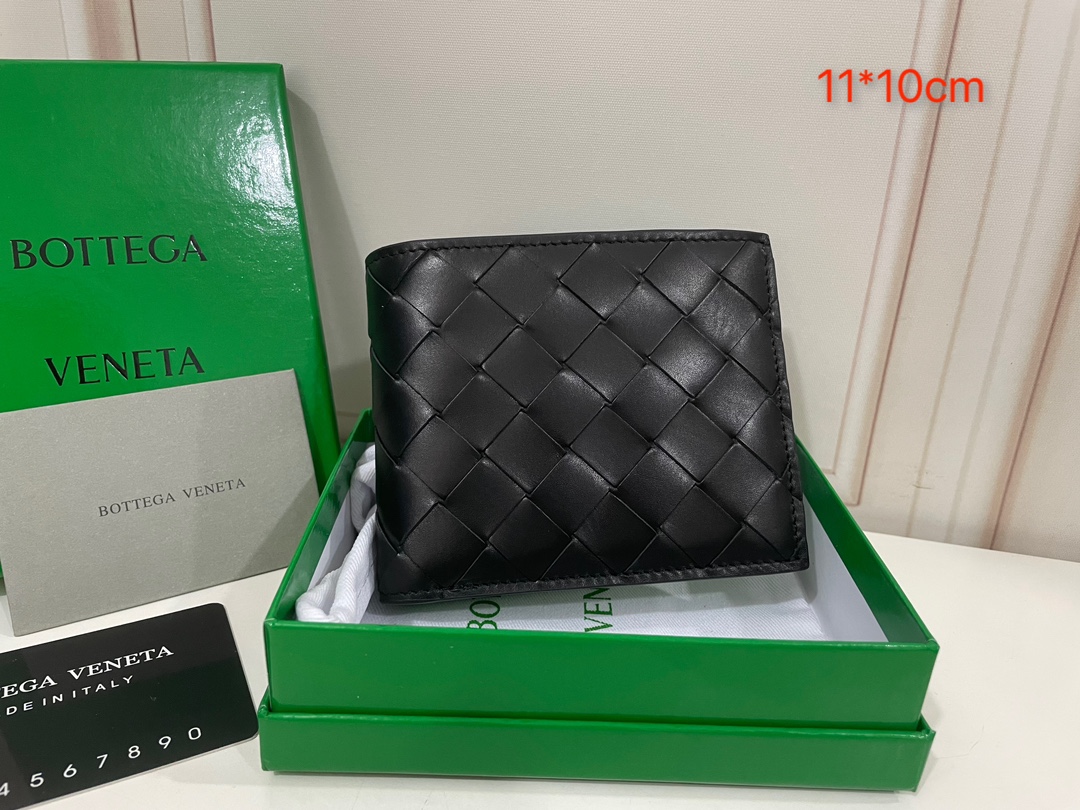 Bottega Veneta Intrecciato Woven Leather Wallet Calfskin 8 Card Slots