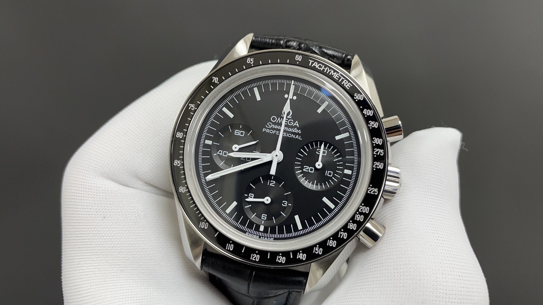 Omega 欧米茄 超霸 42mm 1681机