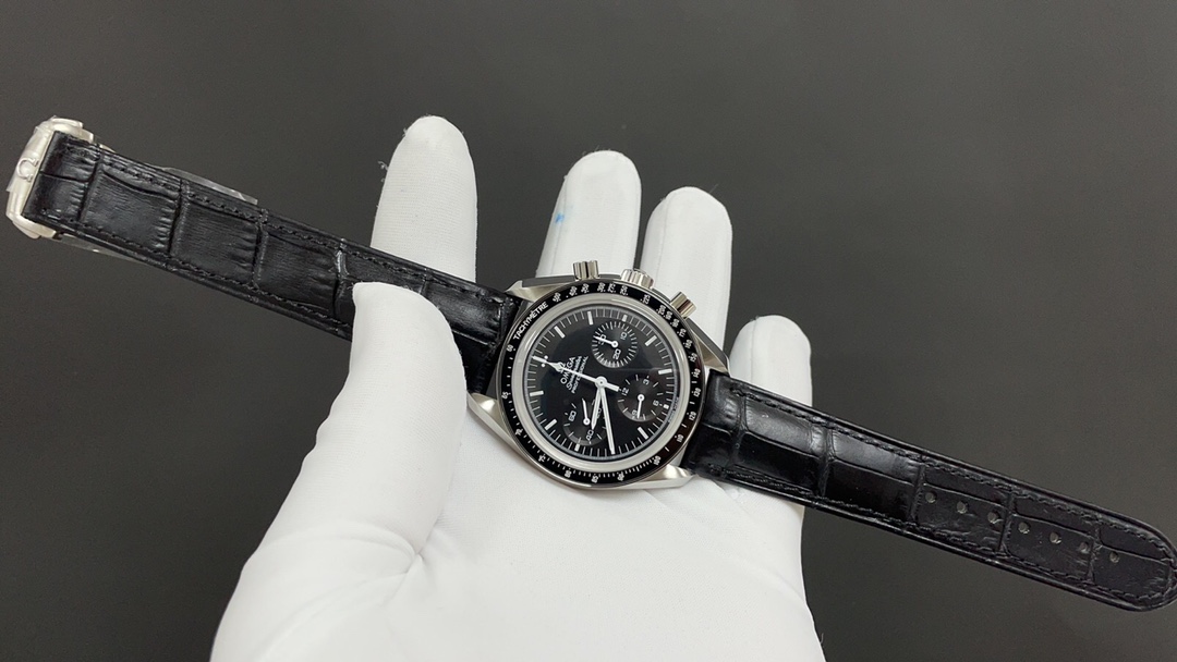 Omega 欧米茄 超霸 42mm 1681机