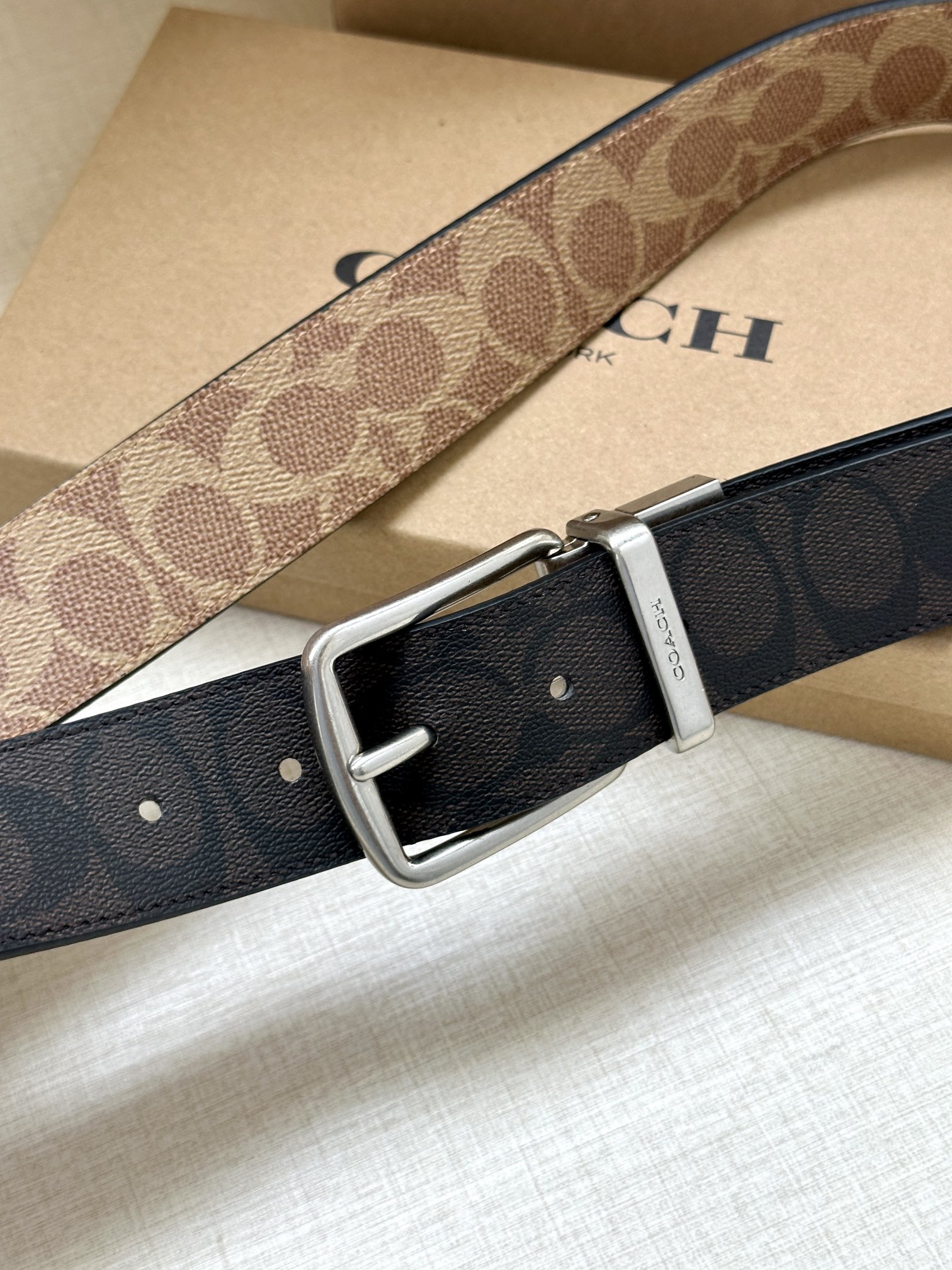 COACH Black Cloth Twilight Belt: Customizable, Double-Sided, 3.7cm Wide – Review - 图片 2