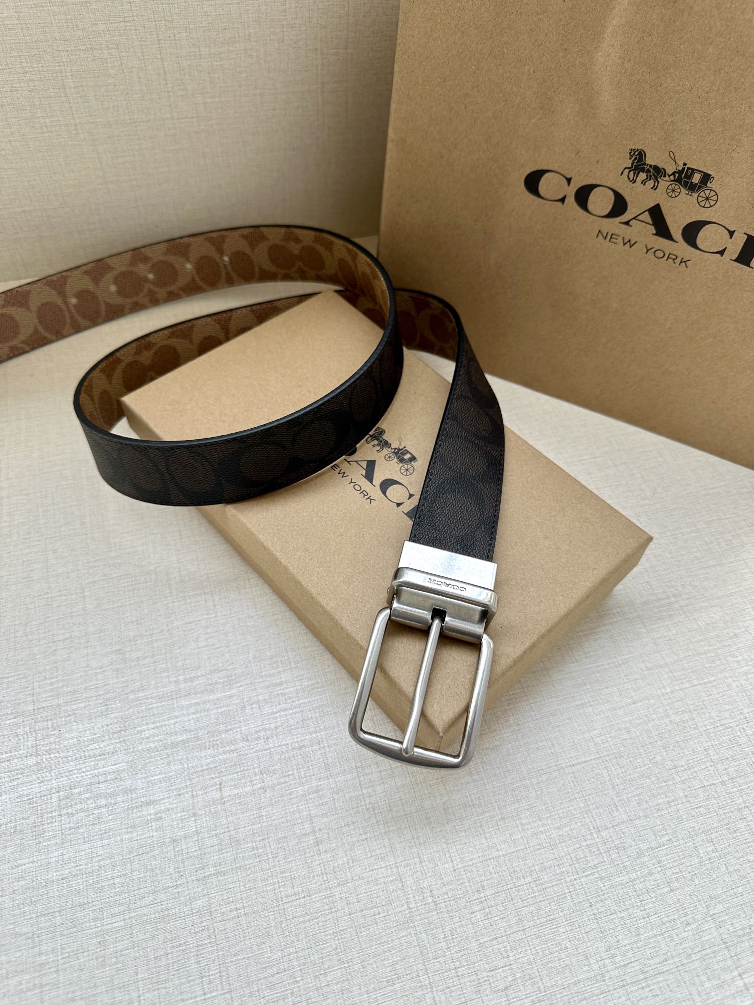 COACH Black Cloth Twilight Belt: Customizable, Double-Sided, 3.7cm Wide – Review - 图片 3