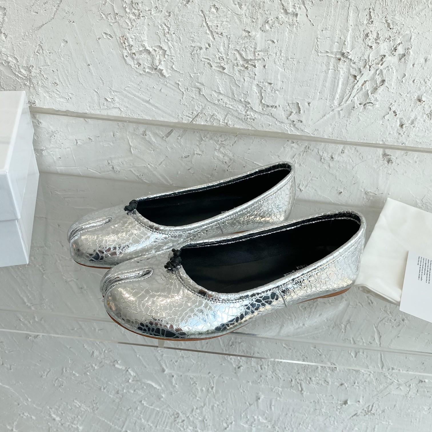 MM6 Maison Margiela Silver Split-Toe Ballet Flats with Leather Sole 4 a1686314681196 3204