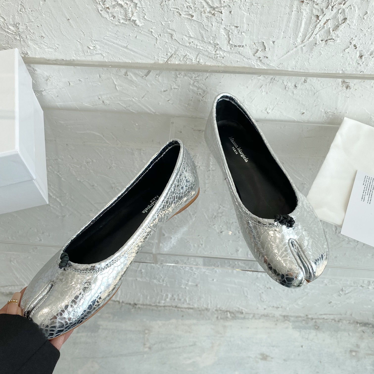 MM6 Maison Margiela Silver Split-Toe Ballet Flats with Leather Sole 5 a1686314681420 2850