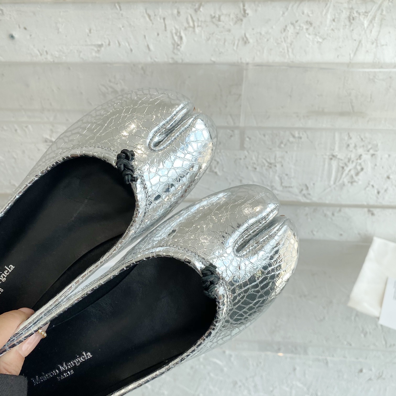 MM6 Maison Margiela Silver Split-Toe Ballet Flats with Leather Sole 7 a1686314681565 8353