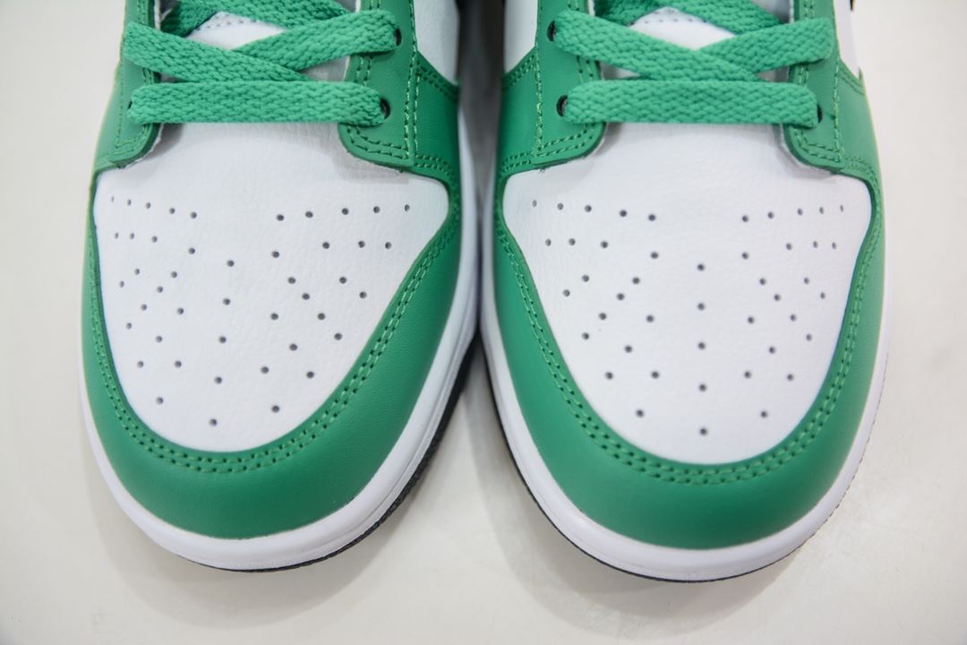 R Nike Dunk Low White Green Black Celtic FN3612-300