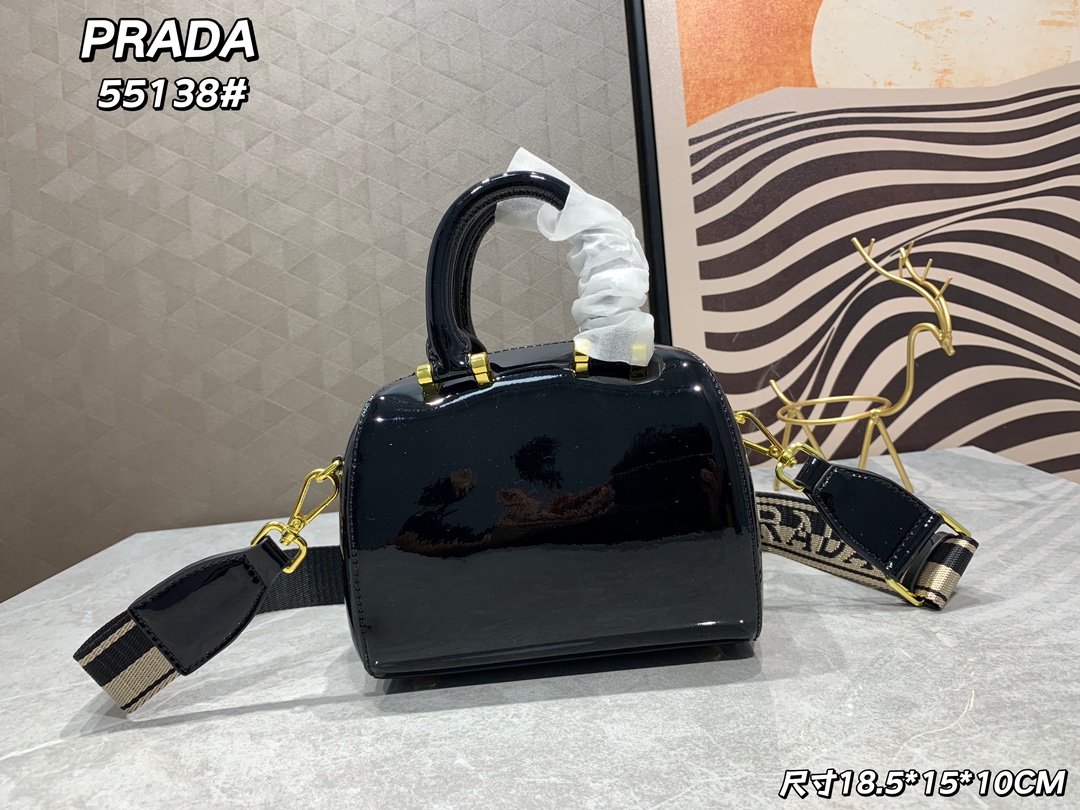 420 小可爱枕头包头层牛皮压漆普拉达《PRADA》 采用进口牛皮制做