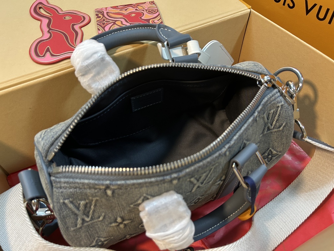 顶级原单M22762本款KeepallBandoulière25手袋展现MonogramWashedDe