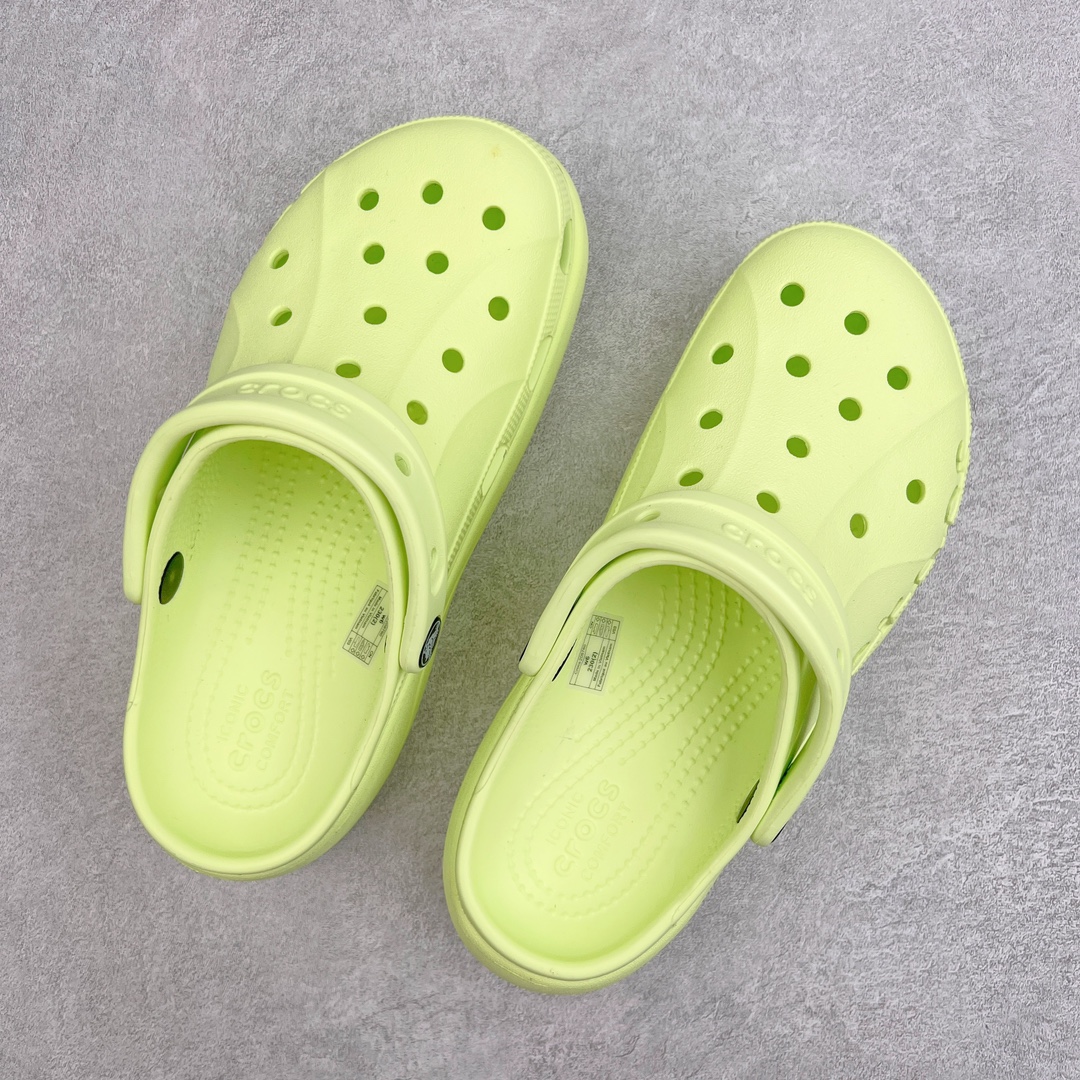 图片[3]-零售💰170 ＃DG莞产 Crocs Baya Platform Clog 卡骆驰贝雅云彩休闲沙滩洞洞鞋拖鞋凉鞋鞋 透明防水袋包装 注意配件需单独购买 超轻Croslite专利材料打造 鞋面更加耐用易清洗 该鞋款轻盈舒适 2002年 经典克骆格诞生 秉承外形简单 穿着舒适的初衷 不断为消费者带来舒适的穿着体验 穿出“趣”味 鞋面洞洞可搭彰显个性的智必星 一鞋两穿 可调节式后跟带增添鞋身的稳固性能 放前面变成愜意舒适的凉拖 放后面行走跑跳更加稳妥 Croslite ™材料 封闭式细胞树脂 能够在体温作用下自动变形以适应脚部形状 涉水性优秀的同时易于清洁 抓地力强 不易打滑 Crocs的核心理念：轻便 灵活 全方位的舒适感 同步官方尺码：M4（36-37） M5（37-38）M6（38-39）M7（39-40） 编码：by1936070-运动鞋